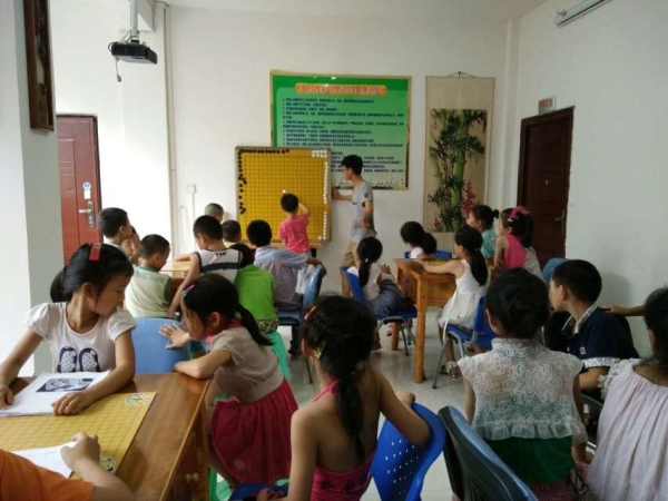 低年级围棋教学.jpg